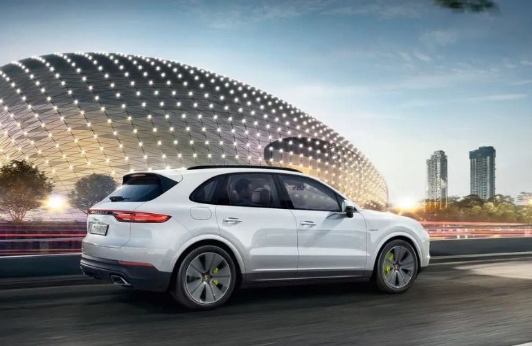 2022 Porsche Cayenne side view